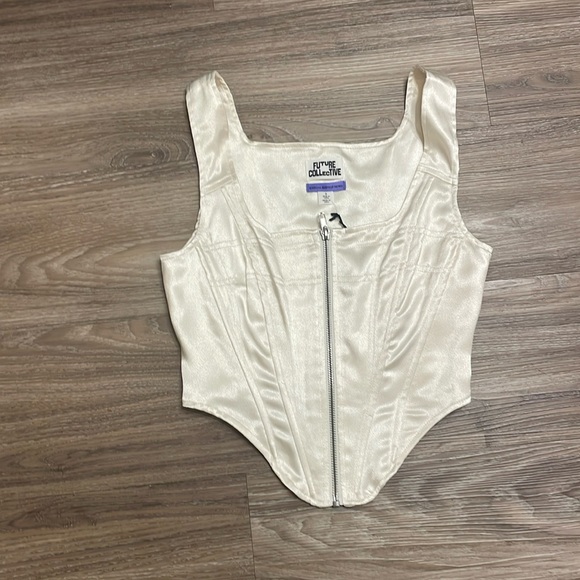 Satin corset top - Picture 4 of 9